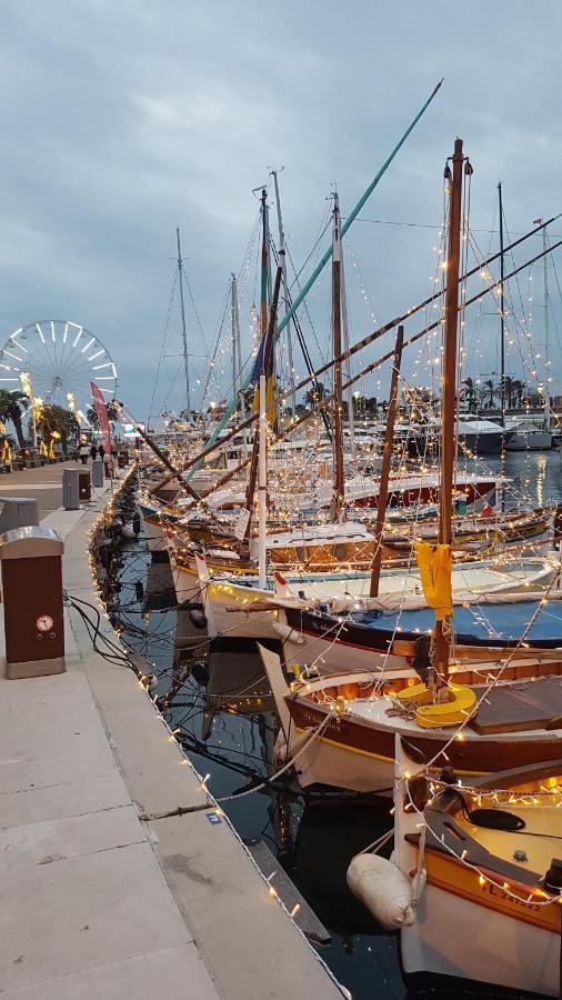 Couleurs Des Iles , Frejus-plage Frejus