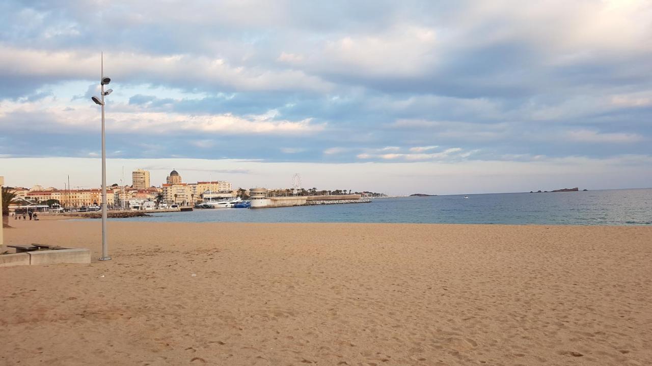 Couleurs Des Iles , Fréjus-plage *